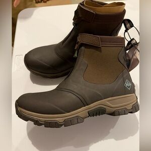 Muck MEN'S APEX MID ZIP ANKLE BOOT, size 8-14‎